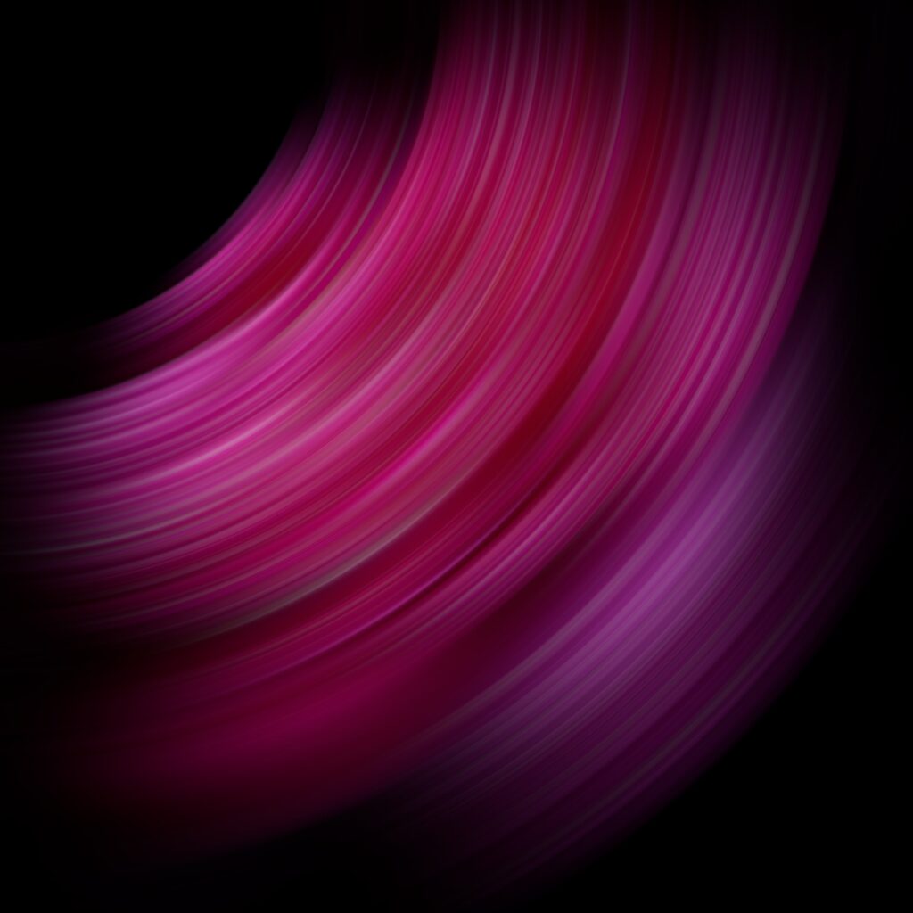 ein roter, durch seine schnelle Drehung verschwommener Wirbel